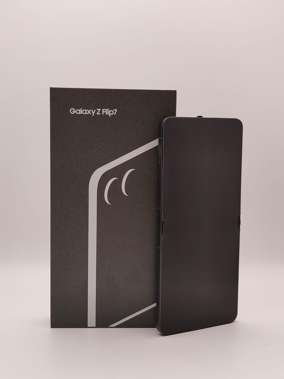 Samsung F766B Z Flip7 5G 256GB, jetblack