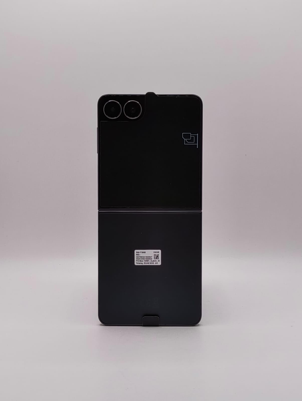 Samsung F766B Z Flip7 5G 256GB, jetblack – Image 3
